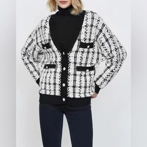 Urban Revivo US6 Fuzzy Classic Cardigan Sweater